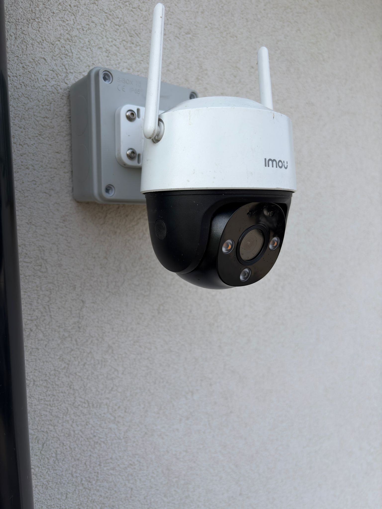 Kamera monitoringu przy obiekcie w Śremie